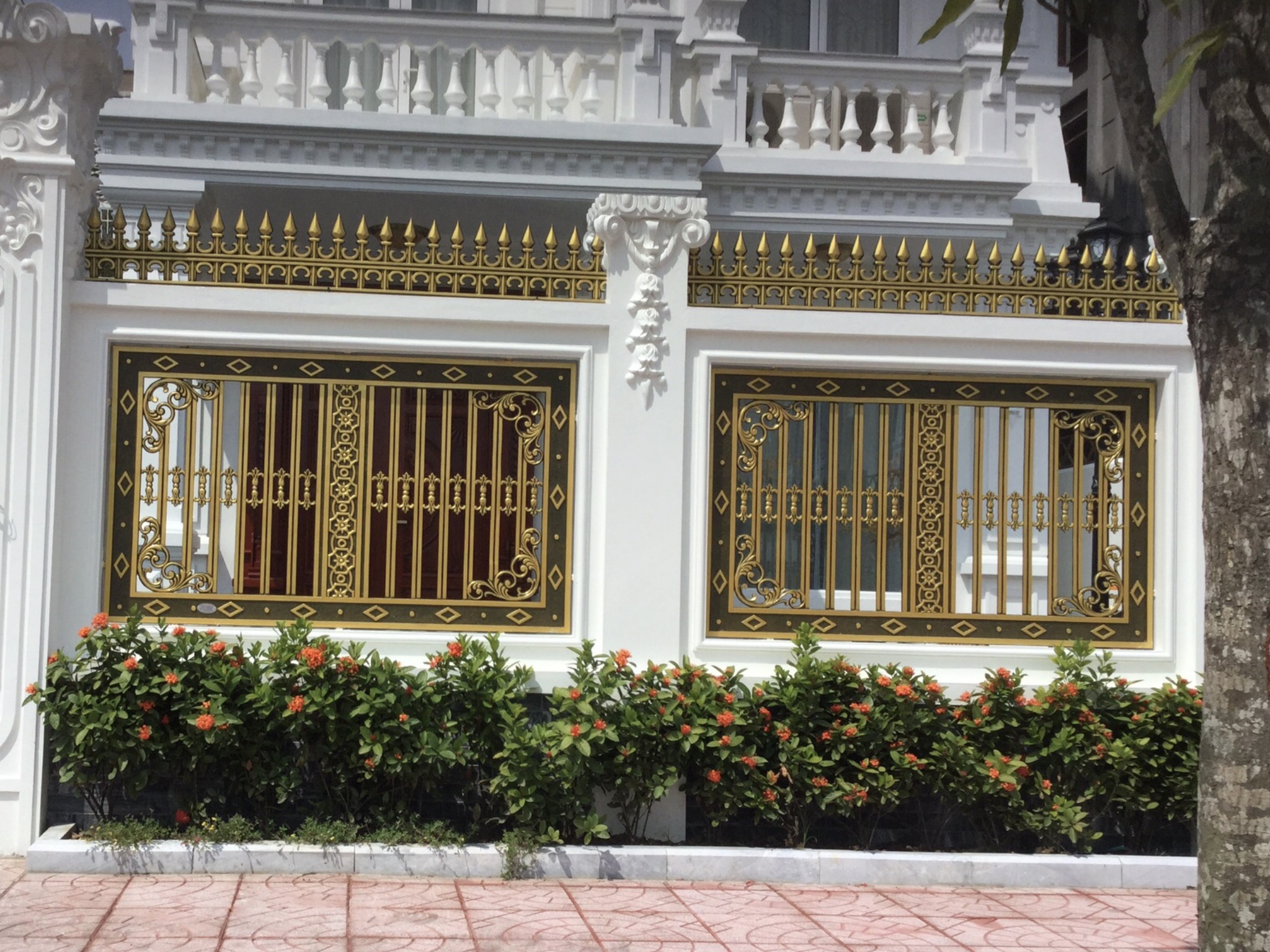 Hàng rào nhôm đúc hoàng gia Anh mẫu HR - 059