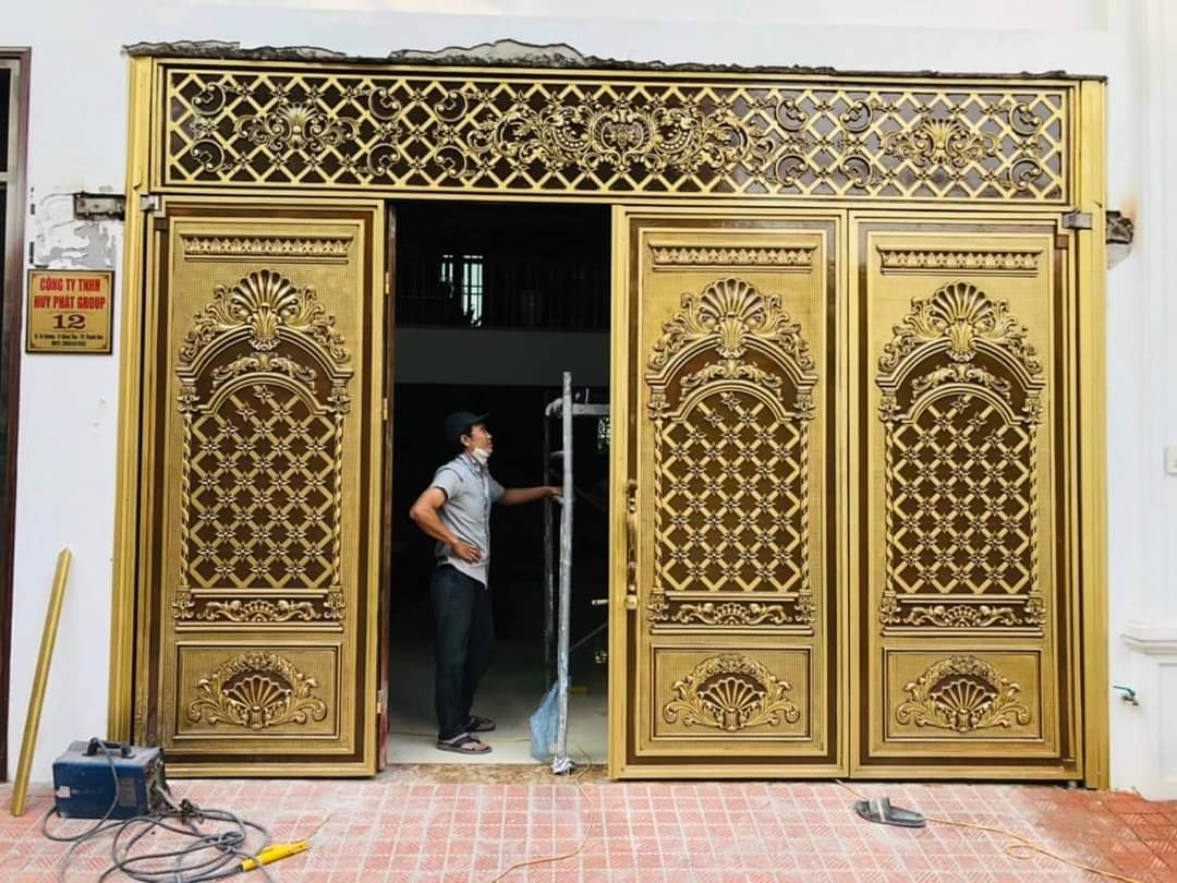 Cổng nhôm đúc đẹp mẫu C-203