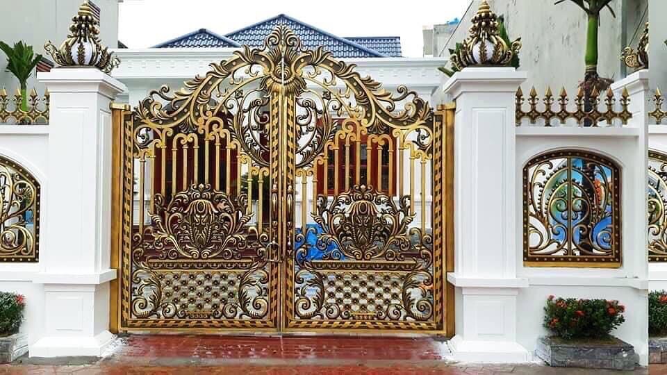 Cổng nhôm đúc hoa văn mẫu C-226
