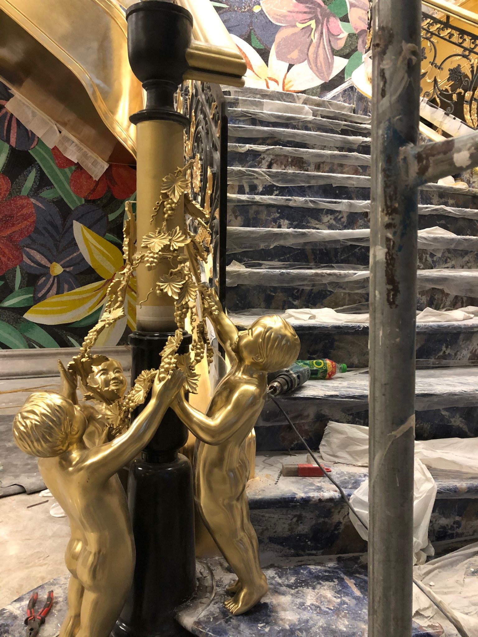 Cầu thang nhôm đúc chùm nho - CT077