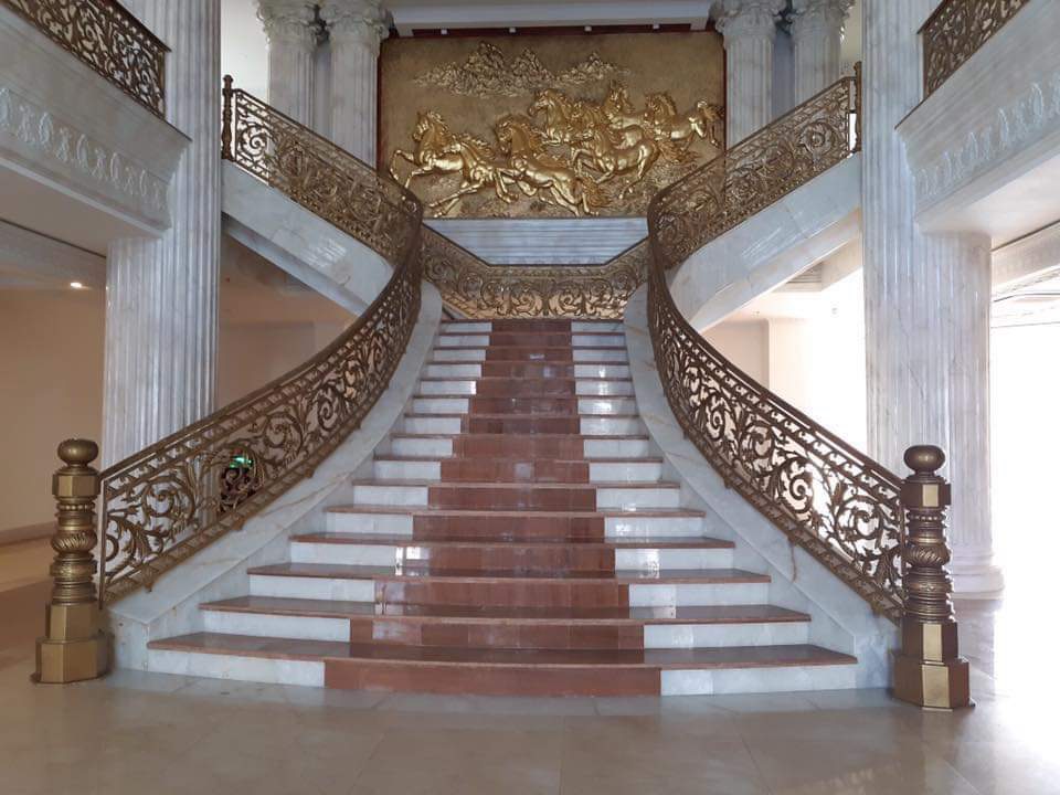 Cầu thang nhôm đúc sang trọng - CT070