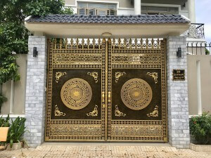Cổng nhôm đúc trống đồng mẫu C-136